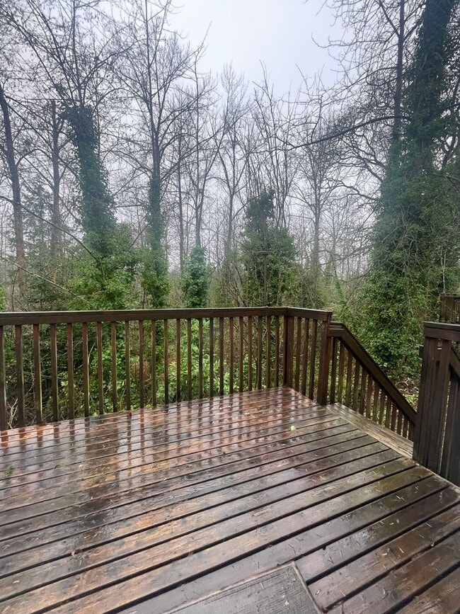 Building Photo - Fabulous 3 bedroom home