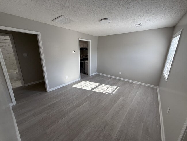 Building Photo - 1157 N Belvedere Blvd