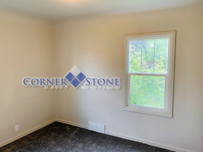 Building Photo - Large Spacious Home in Nampa!