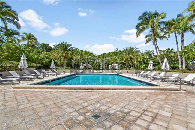 Building Photo - 151 Crandon Blvd