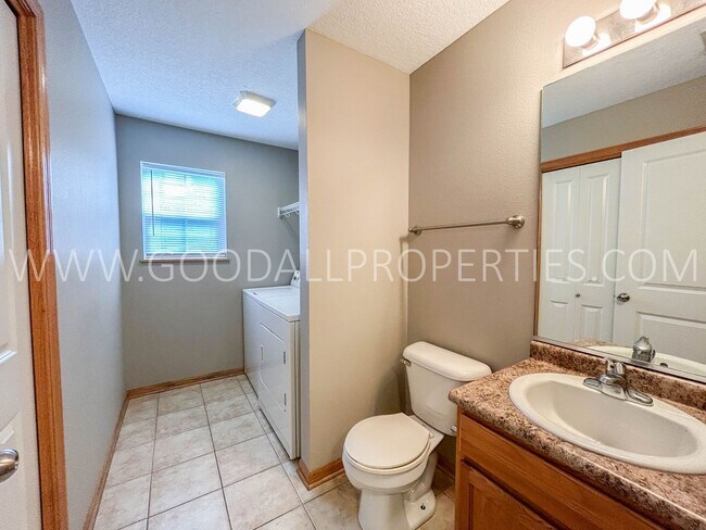 Building Photo - 4308 153rd Pl