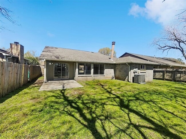 Building Photo - 17103 Costero Dr