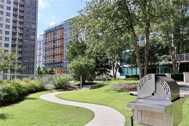 Building Photo - 950 W Peachtree St NW