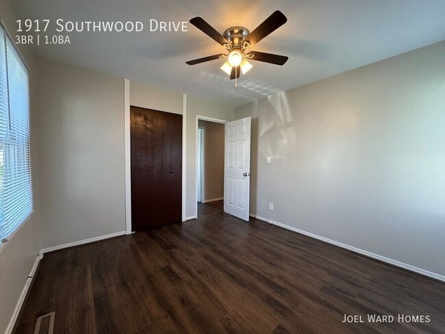 Building Photo - 1917 Southwood Dr