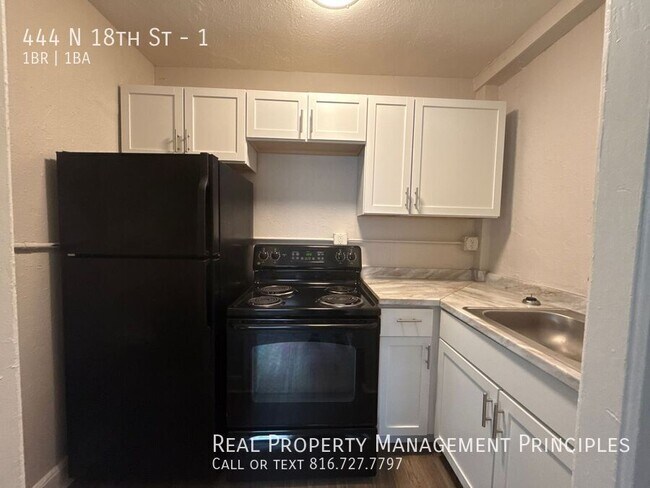 Building Photo - 444 N 18th St