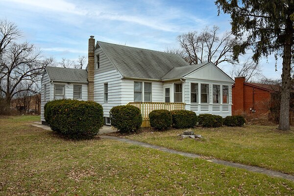 Primary Photo - 864 N Addison Ave