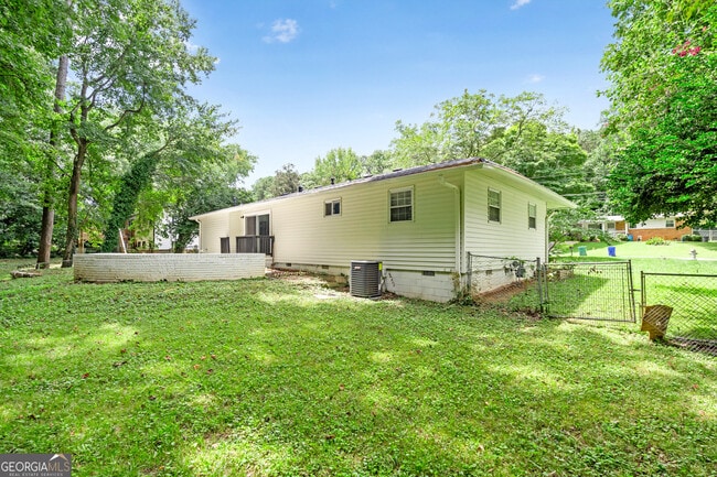 Building Photo - 929 Creekdale Dr