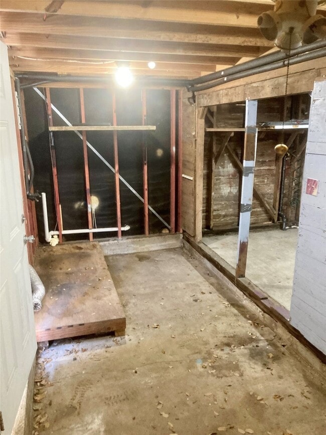 Building Photo - 4908 Ave Q 1/2
