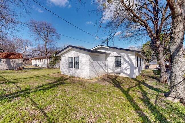 Building Photo - 4109 Fortune Ln