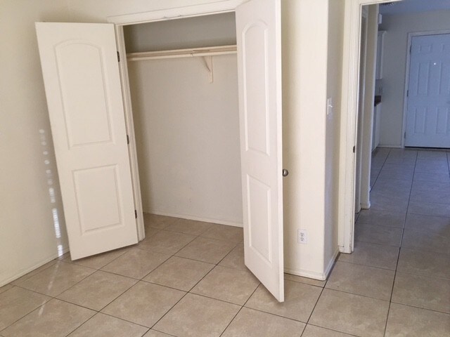 Building Photo - 405 Rockport St