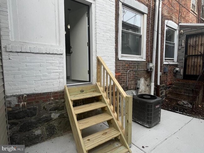 Building Photo - 5928 Chancellor St