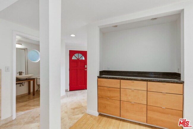 Building Photo - 832 15th St