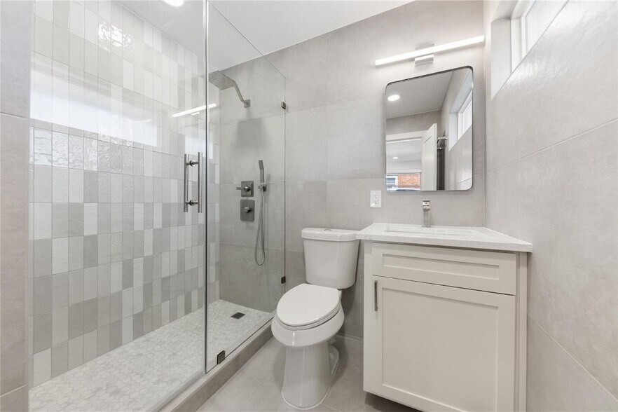 Building Photo - 3616 Woodleigh Dr