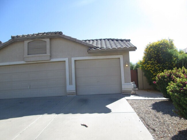 Building Photo - 421 S Dodge Dr