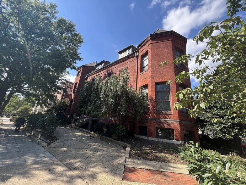 Building Photo - 1716 S St NW