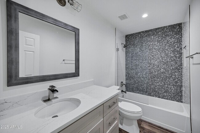 Building Photo - 11459 N 56th St