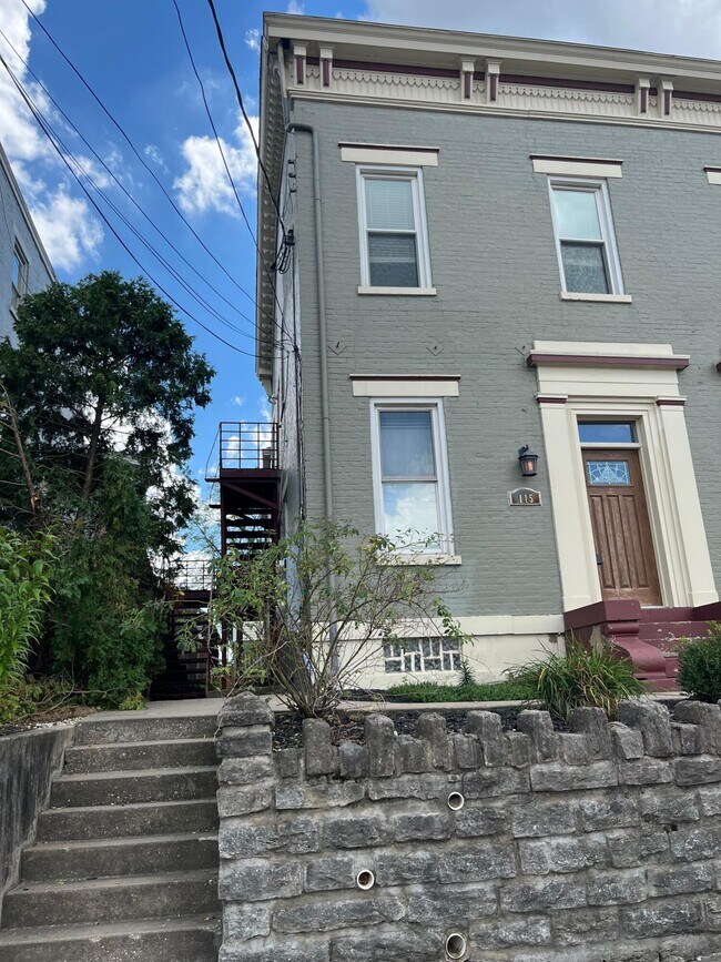 Building Photo - 115 E 8th St
