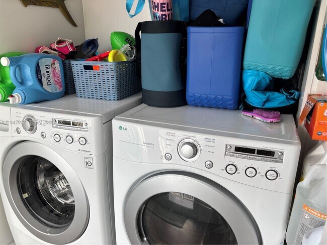 Building Photo - 124 S Bay Harbor Dr