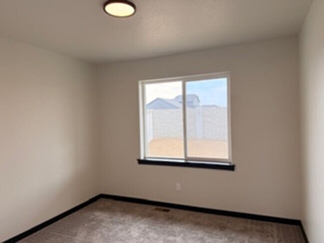 Building Photo - 6170 Ballantree Lp