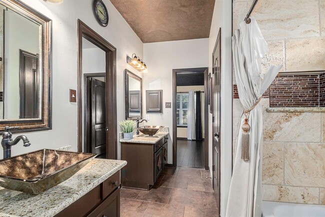 Building Photo - 4508 Biscayne Bend Ln