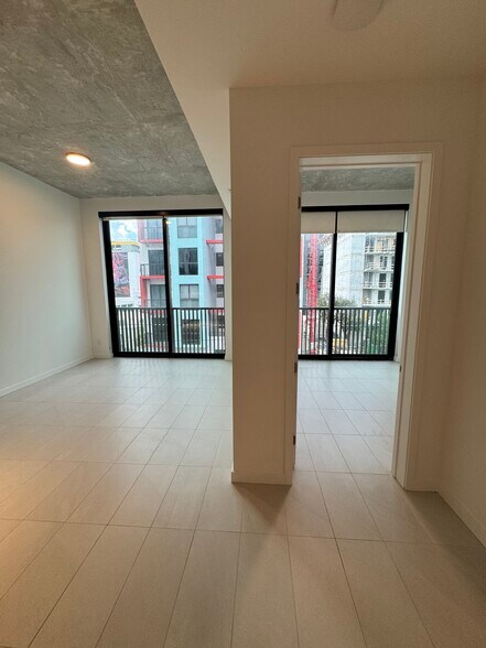Building Photo - 112 NW 31st St