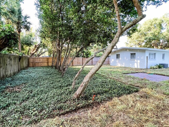 Building Photo - Wonderful 3/1 Home In Audubon Park! Must See!