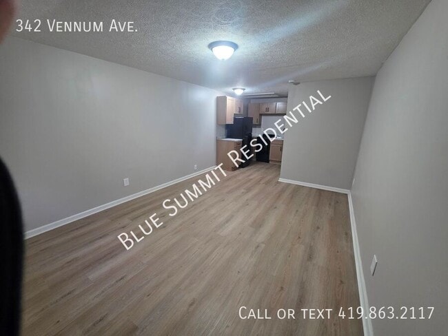 Building Photo - 342 Vennum Ave