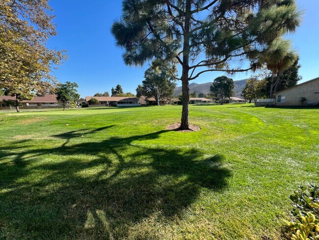 Building Photo - Beautiful Bel-Air floor plan on the Golf C...