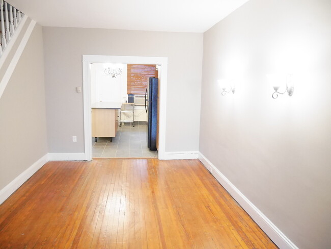 Building Photo - PRIME LOCATION! Three Bedroom Home Near JHU