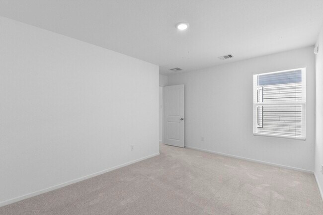 Building Photo - 21455 Carosella Dr