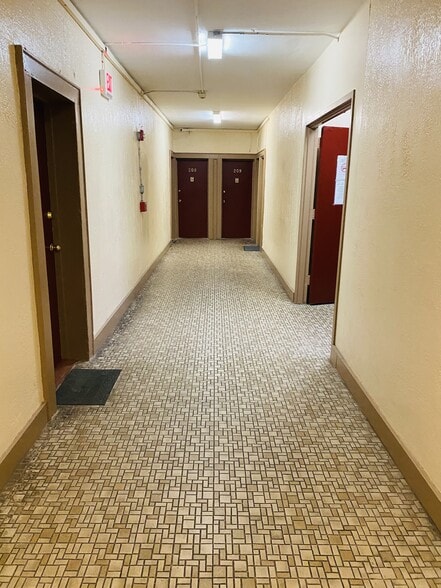 Building Photo - 30 Rutgers St