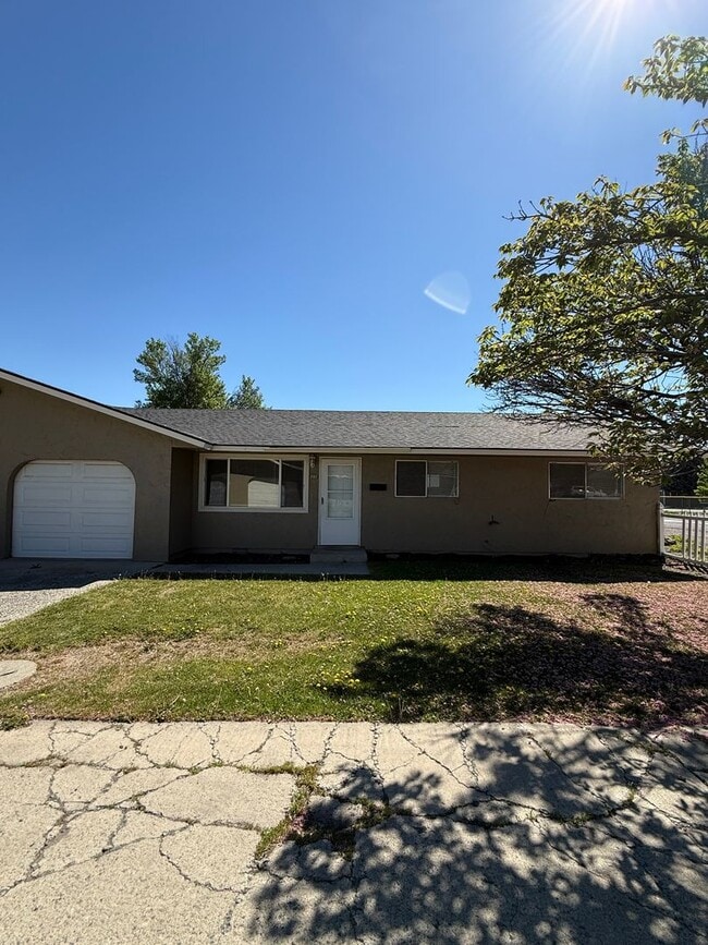 Primary Photo - 141-143 E Home Ave