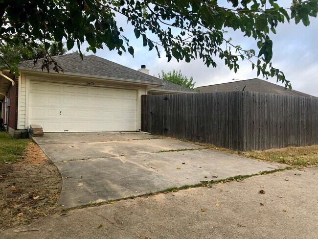 Building Photo - 2403 Carnation Ct