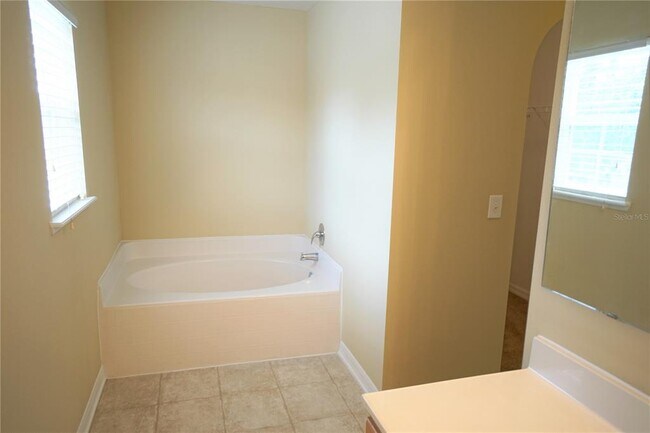 Building Photo - 10427 River Bream Dr