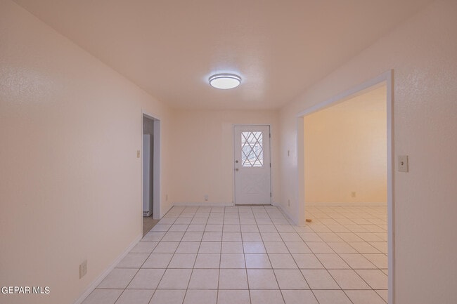 Building Photo - 213 Carnes Rd