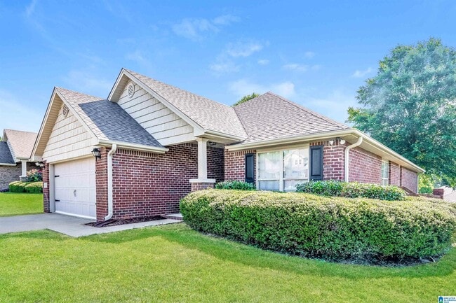 Building Photo - 6916 Meadow Ridge Dr