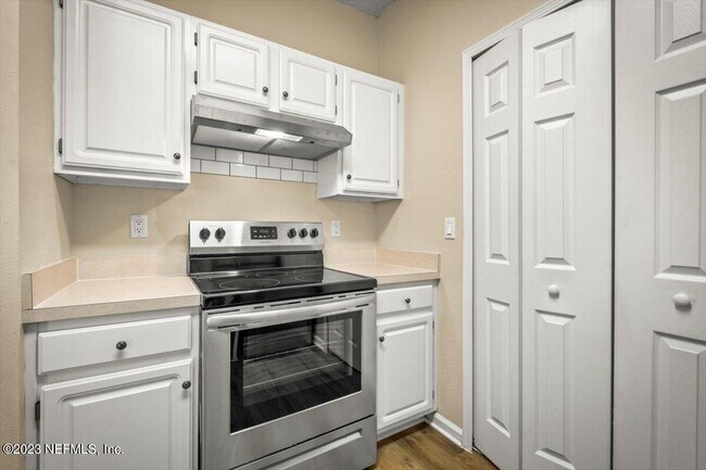 Building Photo - 3938 Hendricks Ave