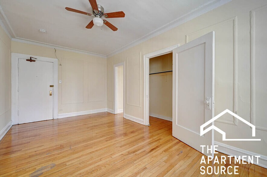 Building Photo - 1154 N Dearborn St