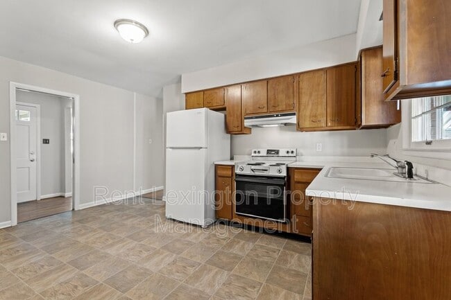 Building Photo - 2125 Talisman Rd