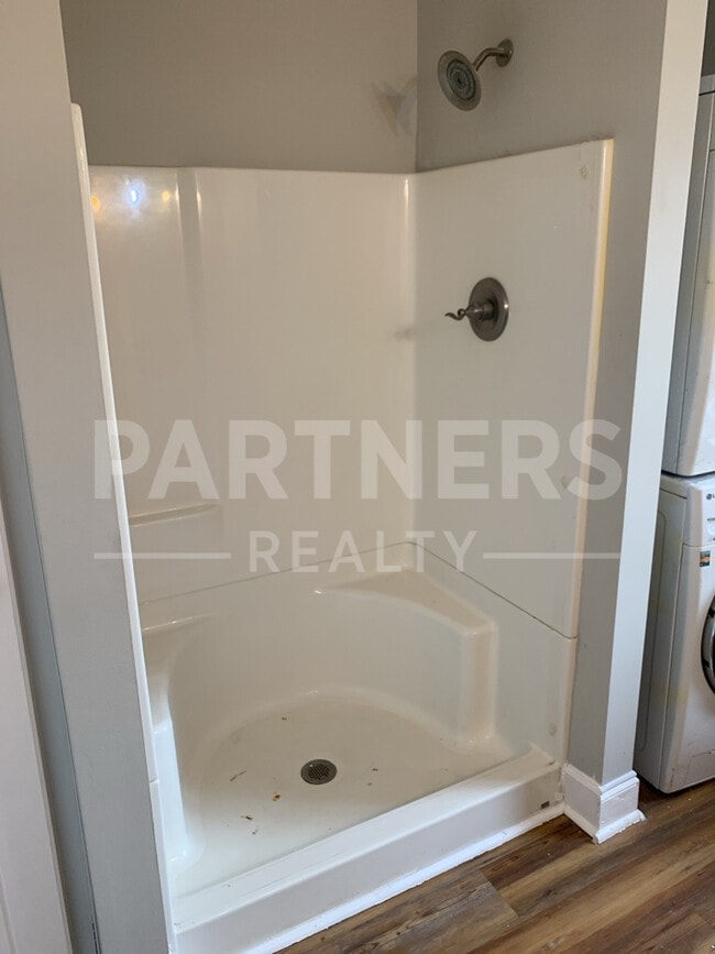 Building Photo - 121 Hanrick St