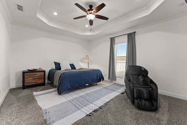 Building Photo - 1400 N Redondo Ave