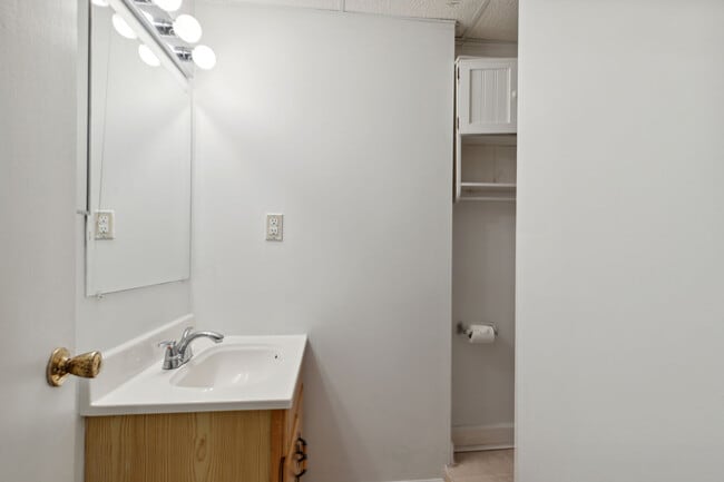 Building Photo - 25636 Coltrane Dr