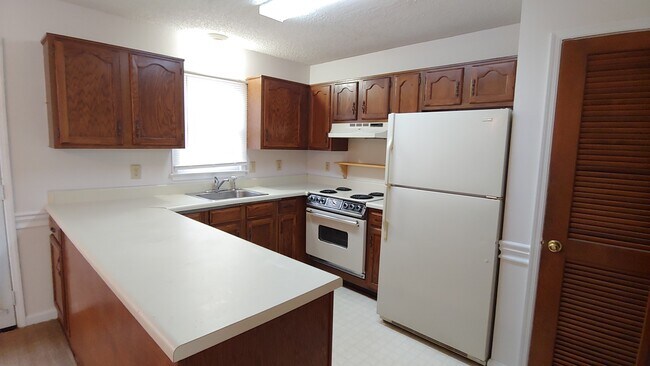 Building Photo - Move-In Ready! 2 Bedroom Townhome in Norcross