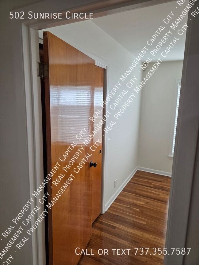 Building Photo - 502 Sunrise Cir