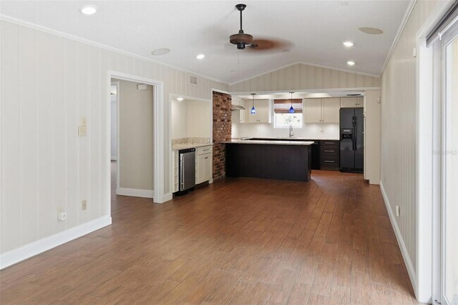 Building Photo - 1228 Spring Lake Dr
