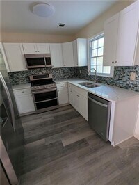 Building Photo - 1235 Sweet Pine Dr