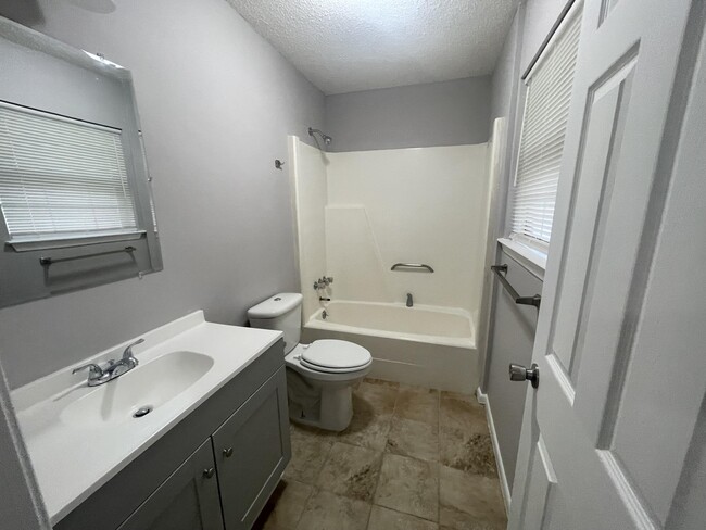Building Photo - 319 Morgan Ln