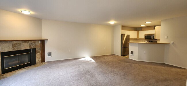 Building Photo - 3 bedroom 2 bath First Floor Condo in Lake Stevens $2395.00