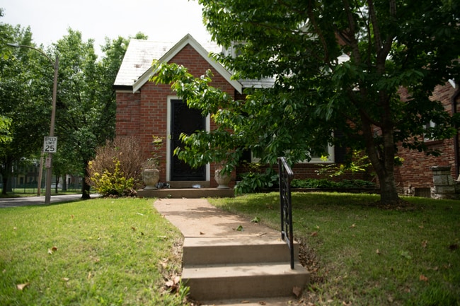 Building Photo - 6600 Nottingham Ave