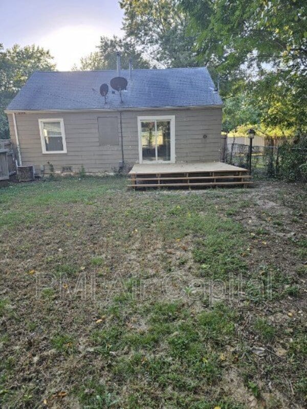 Building Photo - 812 N Estelle St